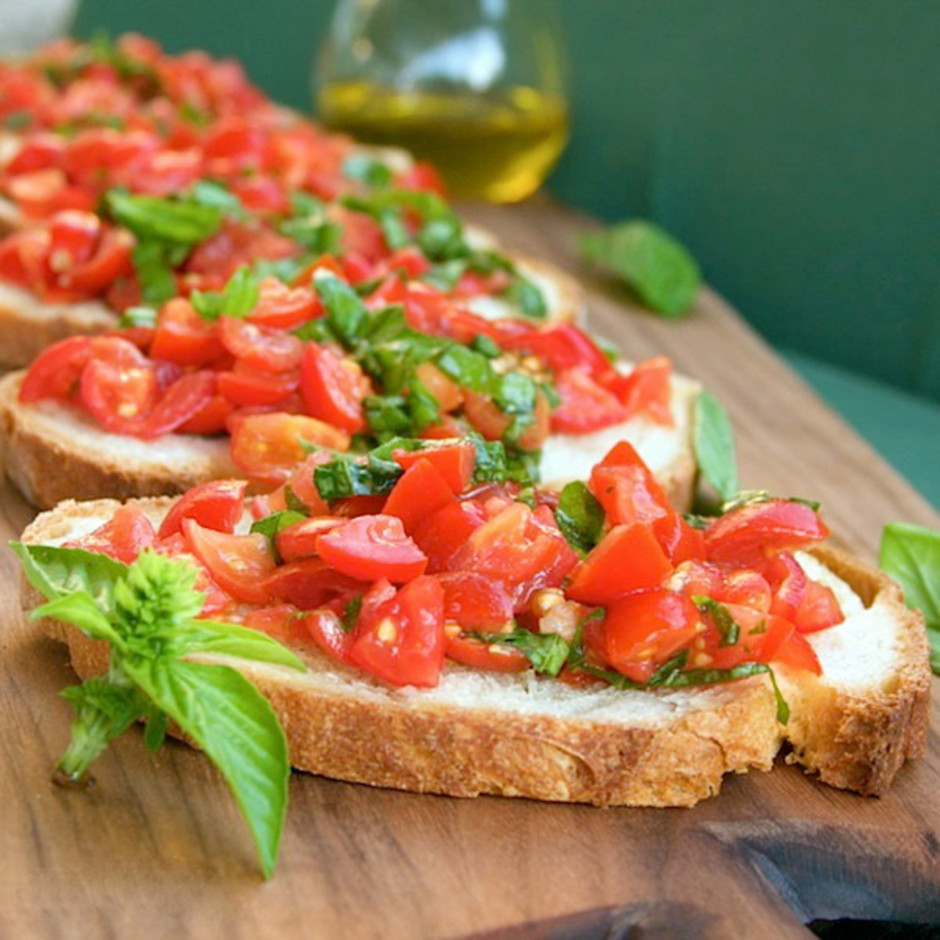 bruschetta-with-tomatoes-and-basil-recipe_gqmmh4