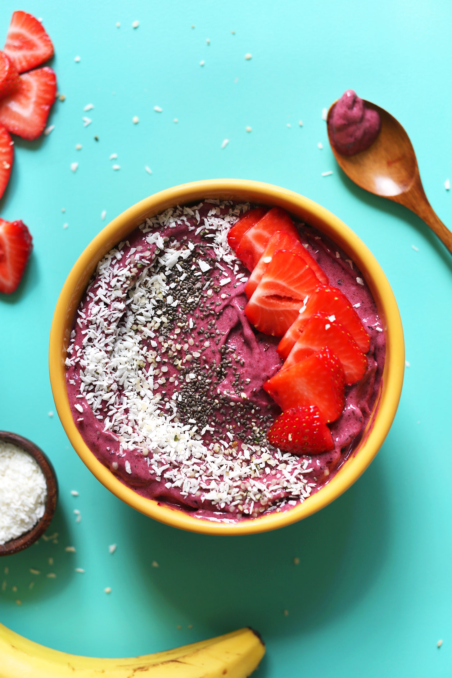 Minimalist Baker’s Go-To Smoothie Bowl